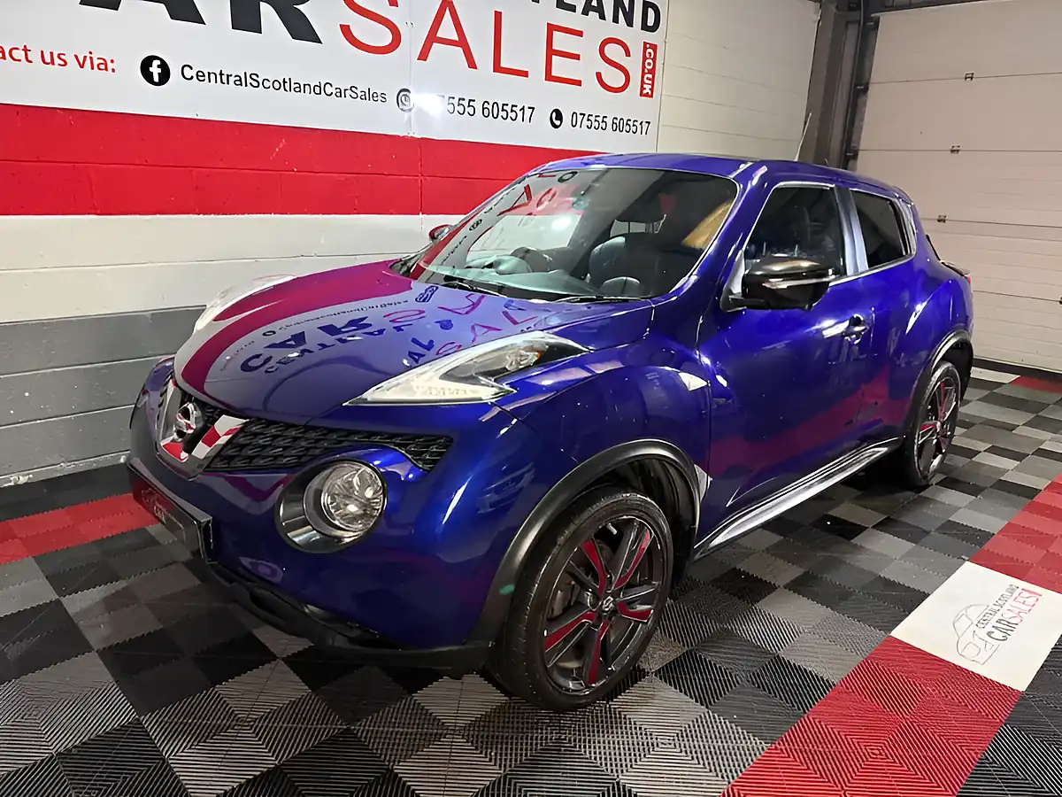 Used 2016 Nissan Juke Tekna Blue - Interior and Exterior details 14