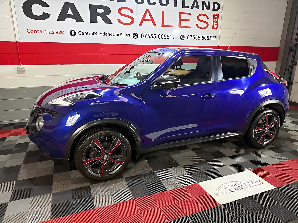 Used 2016 Nissan Juke Tekna Blue - Interior and Exterior details 15