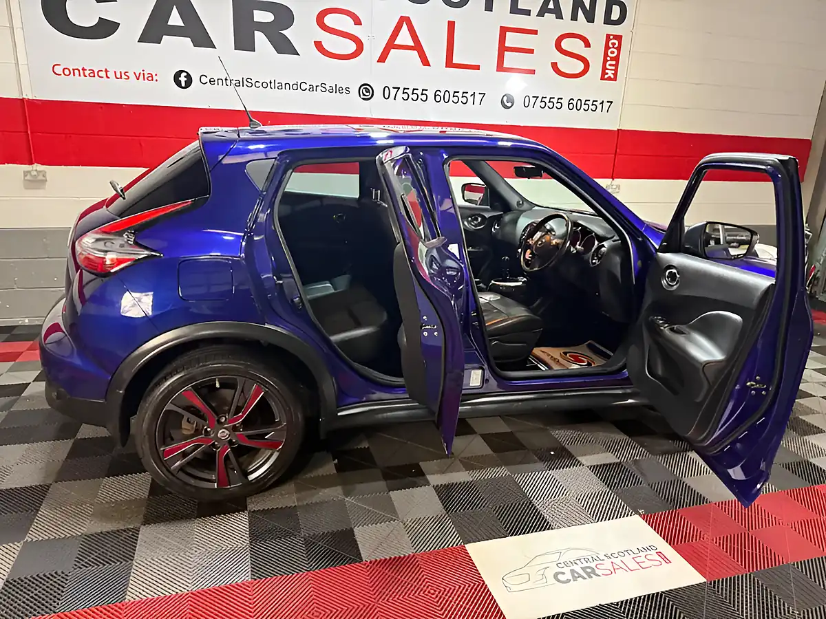 Used 2016 Nissan Juke Tekna Blue - Interior and Exterior details 17