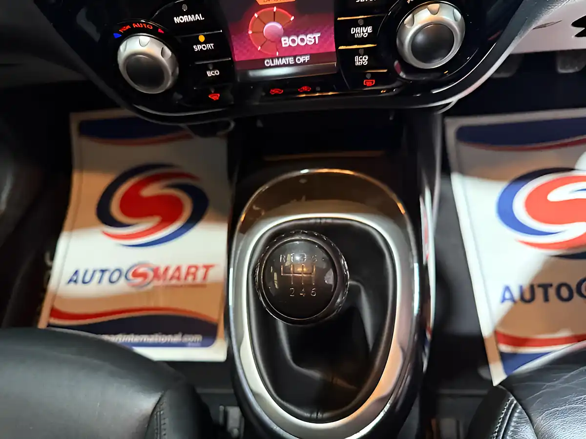 Used 2016 Nissan Juke Tekna Blue - Interior and Exterior details 20