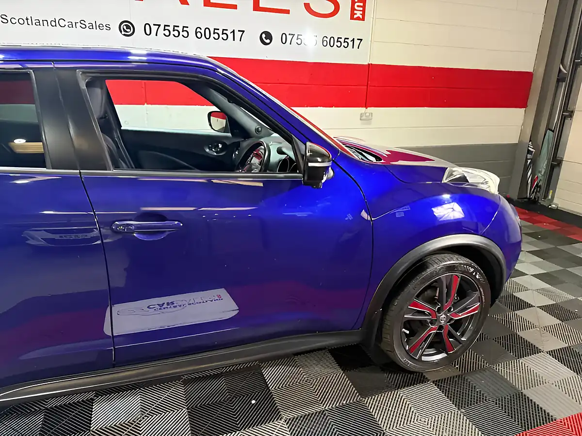 Used 2016 Nissan Juke Tekna Blue - Interior and Exterior details 3