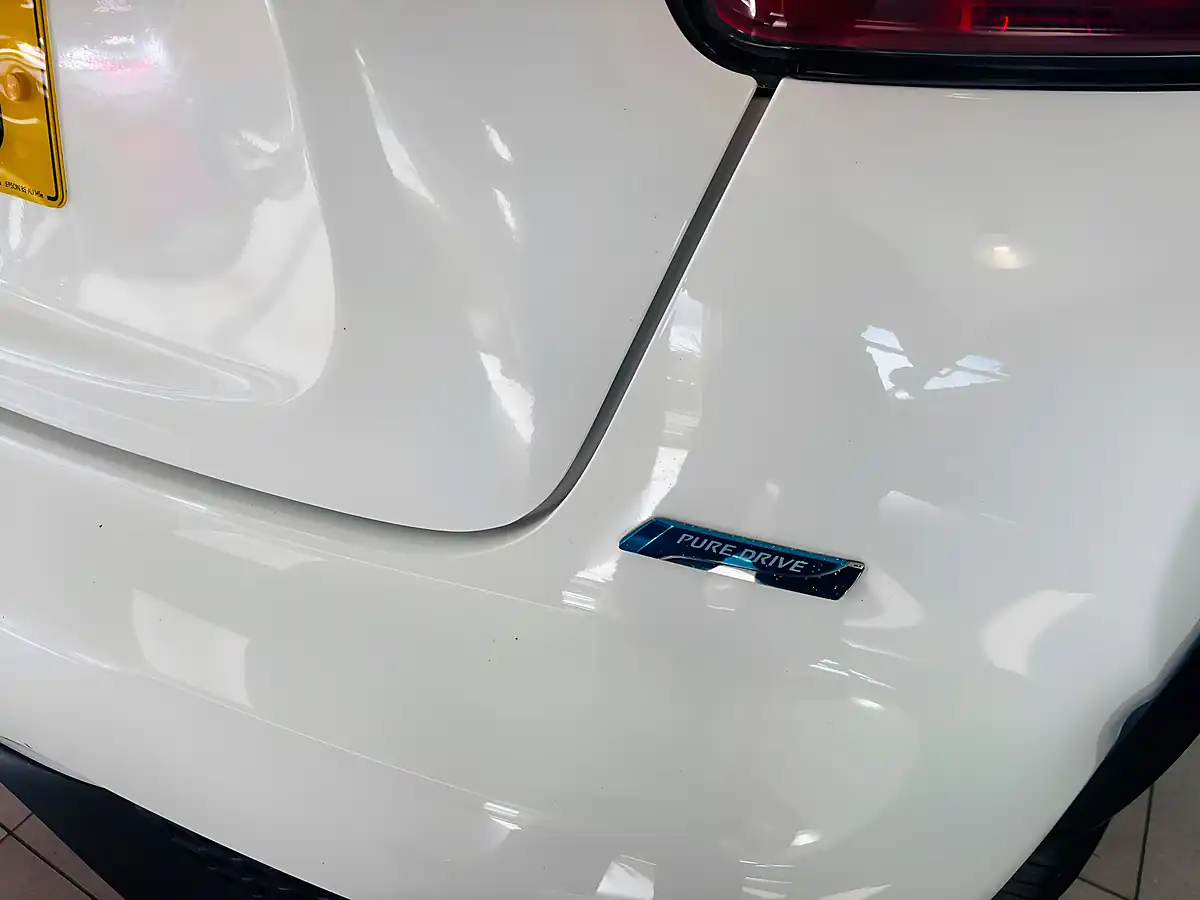 Used 2016 Nissan Juke Tekna Euro 6 White - Interior and Exterior details 12