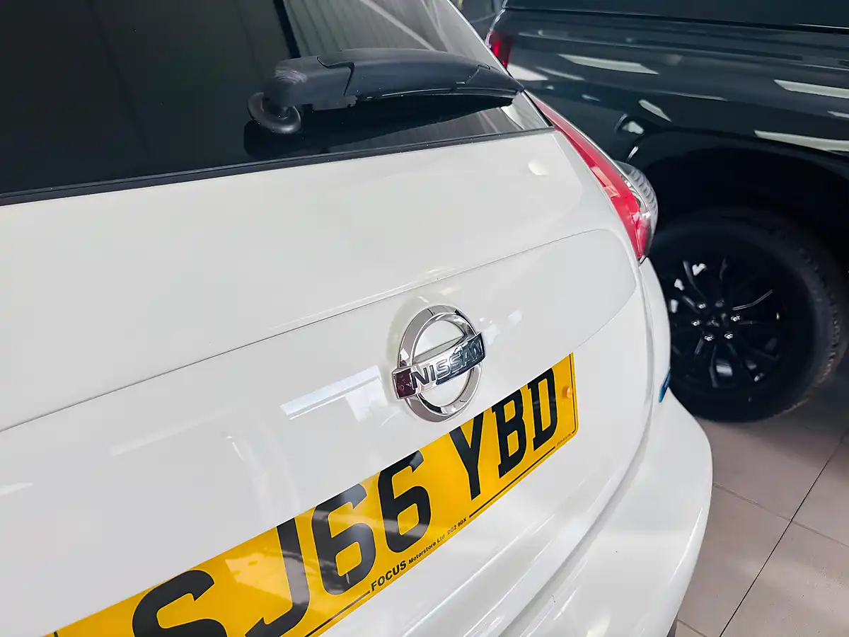 Used 2016 Nissan Juke Tekna Euro 6 White - Interior and Exterior details 13