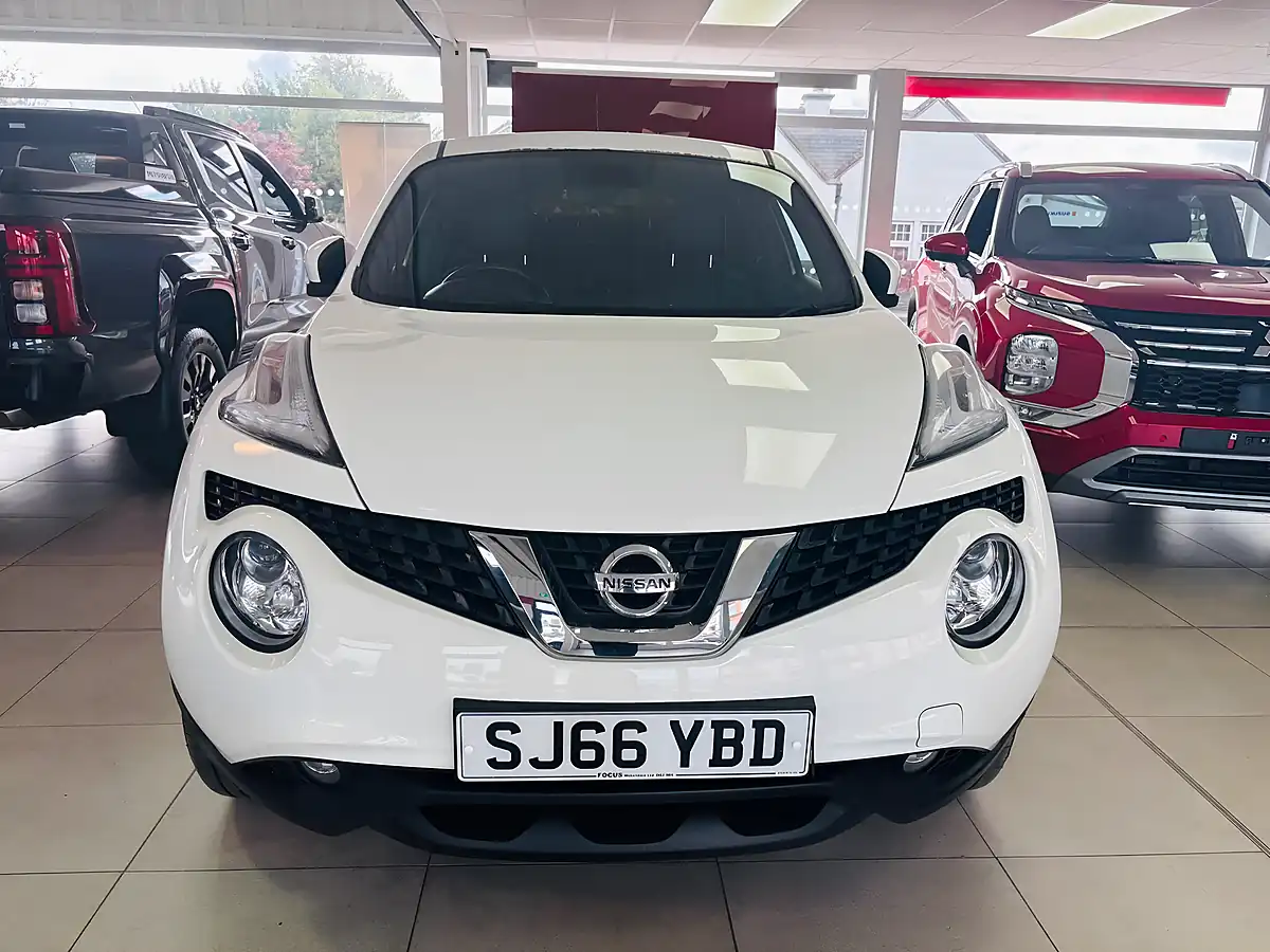 Used 2016 Nissan Juke Tekna Euro 6 White - Interior and Exterior details 2