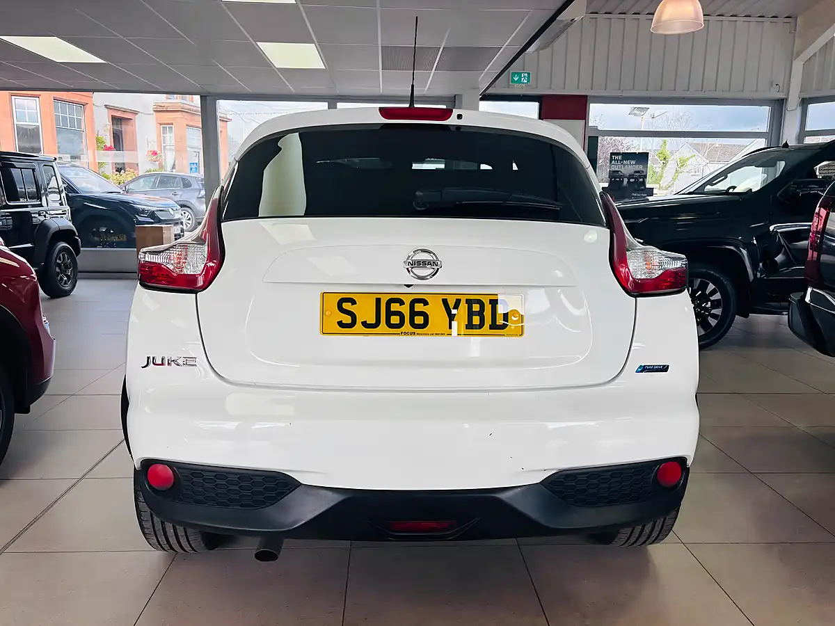 Used 2016 Nissan Juke Tekna Euro 6 White - Interior and Exterior details 3