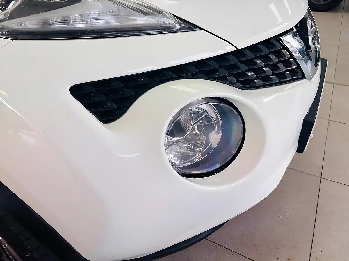 Used 2016 Nissan Juke Tekna Euro 6 White - Interior and Exterior details 6