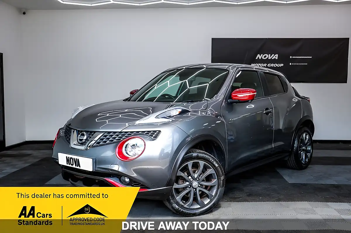 Used 2016 Nissan Juke Tekna Grey - Front View