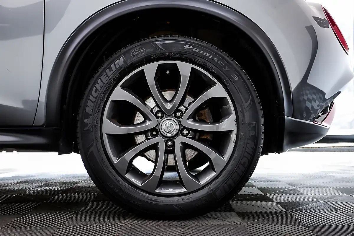 Used 2016 Nissan Juke Tekna Grey - Interior and Exterior details 13