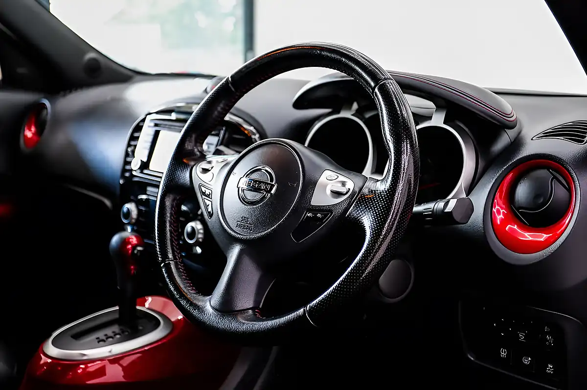 Used 2016 Nissan Juke Tekna Grey - Interior and Exterior details 16