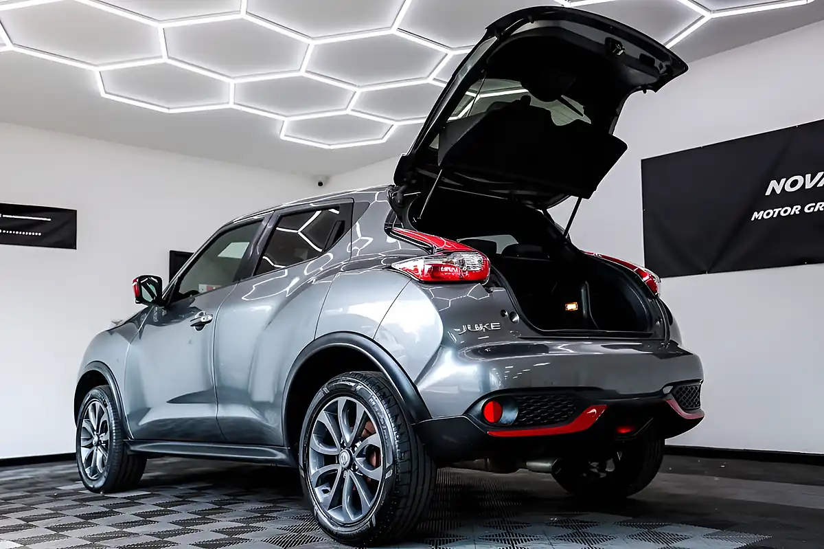 Used 2016 Nissan Juke Tekna Grey - Interior and Exterior details 19