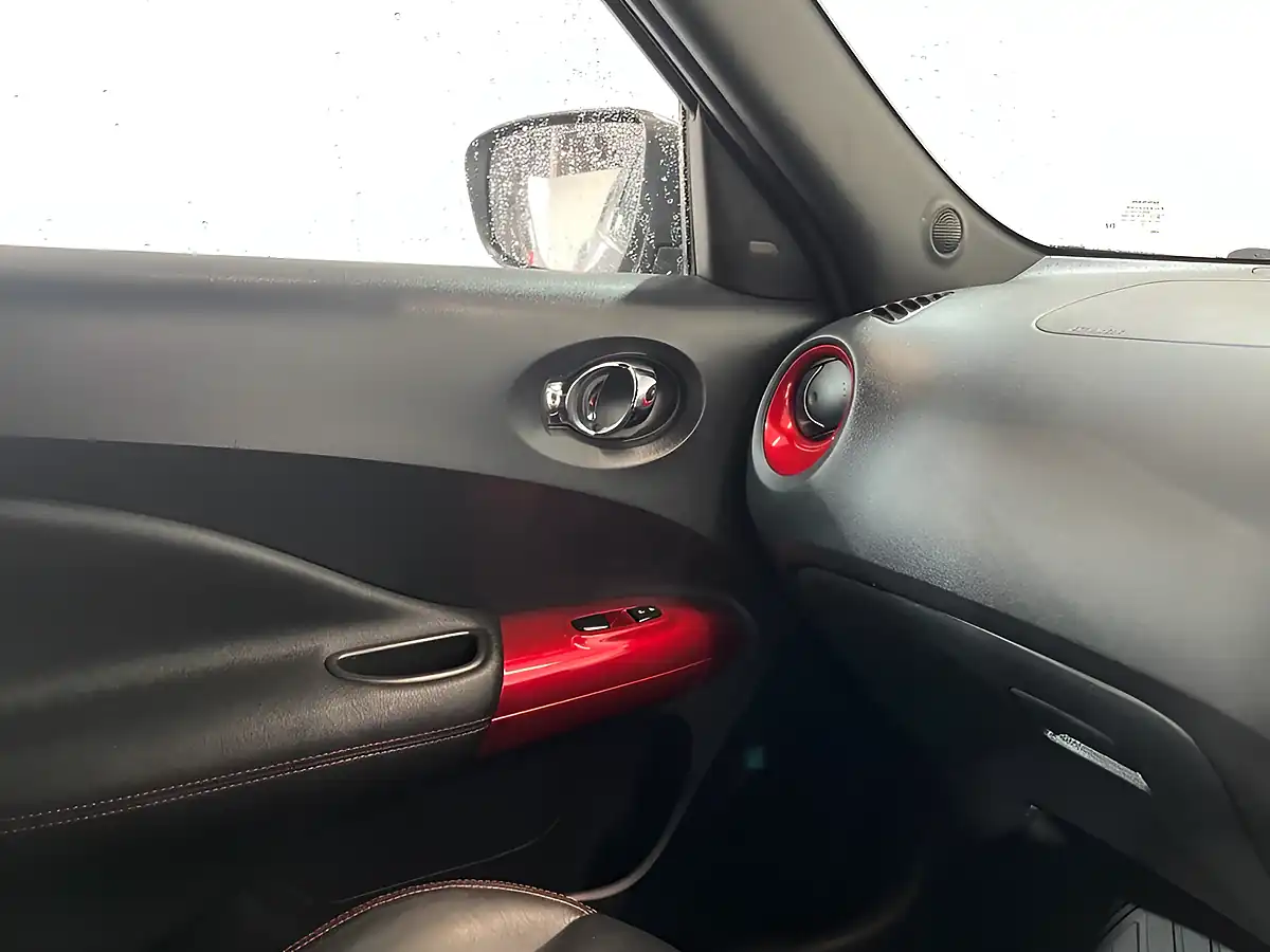 Used 2016 Nissan Juke Tekna Grey - Interior and Exterior details 15