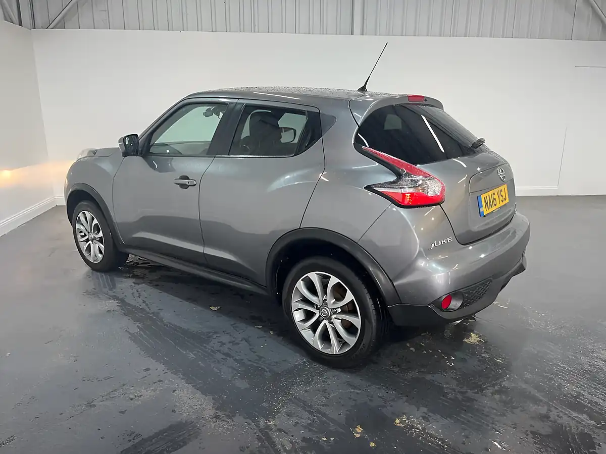Used 2016 Nissan Juke Tekna Grey - Interior and Exterior details 6