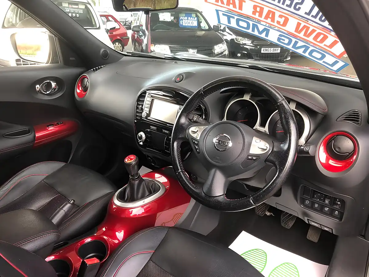 Used 2016 Nissan Juke Tekna Grey - Interior and Exterior details 12
