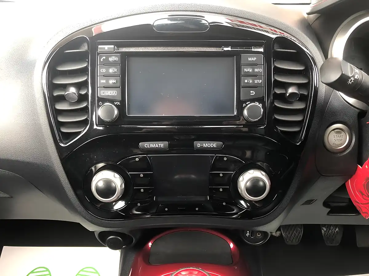 Used 2016 Nissan Juke Tekna Grey - Interior and Exterior details 14