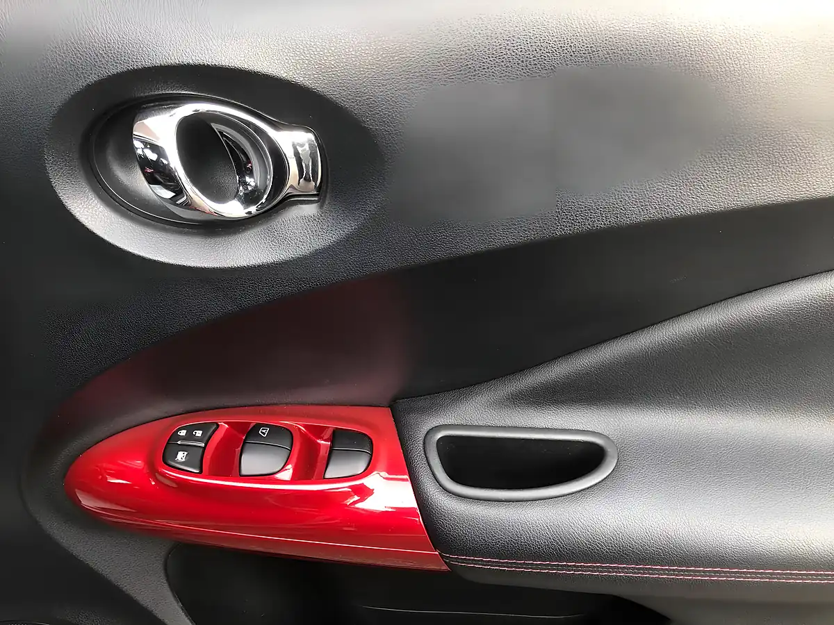 Used 2016 Nissan Juke Tekna Grey - Interior and Exterior details 16