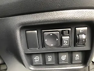 Used 2016 Nissan Juke Tekna Grey - Interior and Exterior details 17