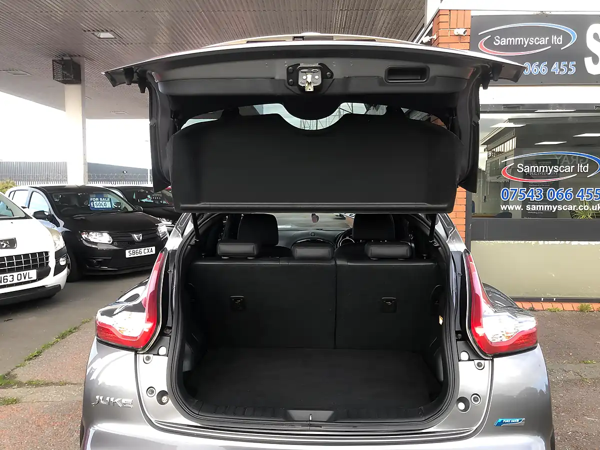 Used 2016 Nissan Juke Tekna Grey - Interior and Exterior details 20