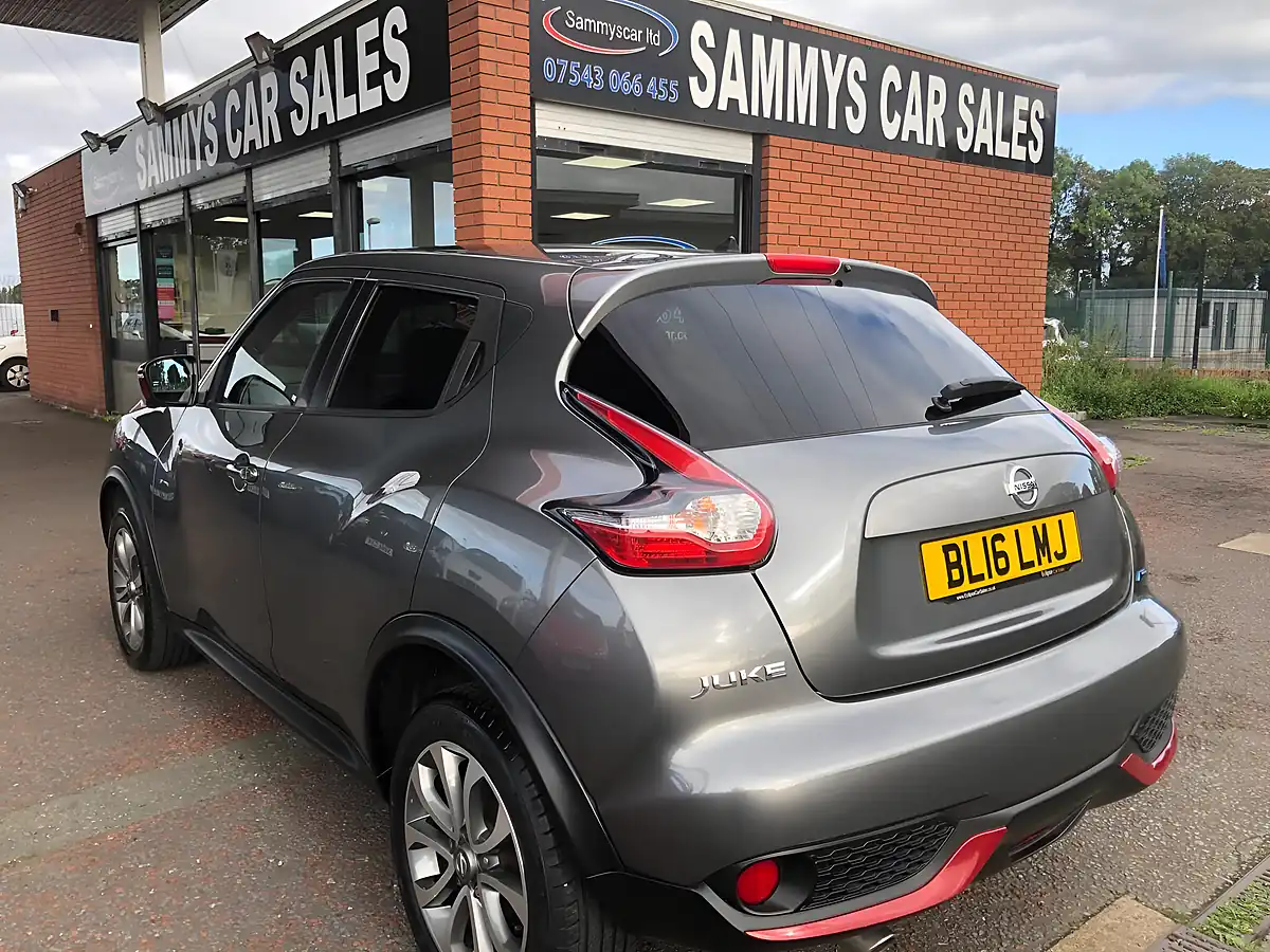 Used 2016 Nissan Juke Tekna Grey - Interior and Exterior details 4