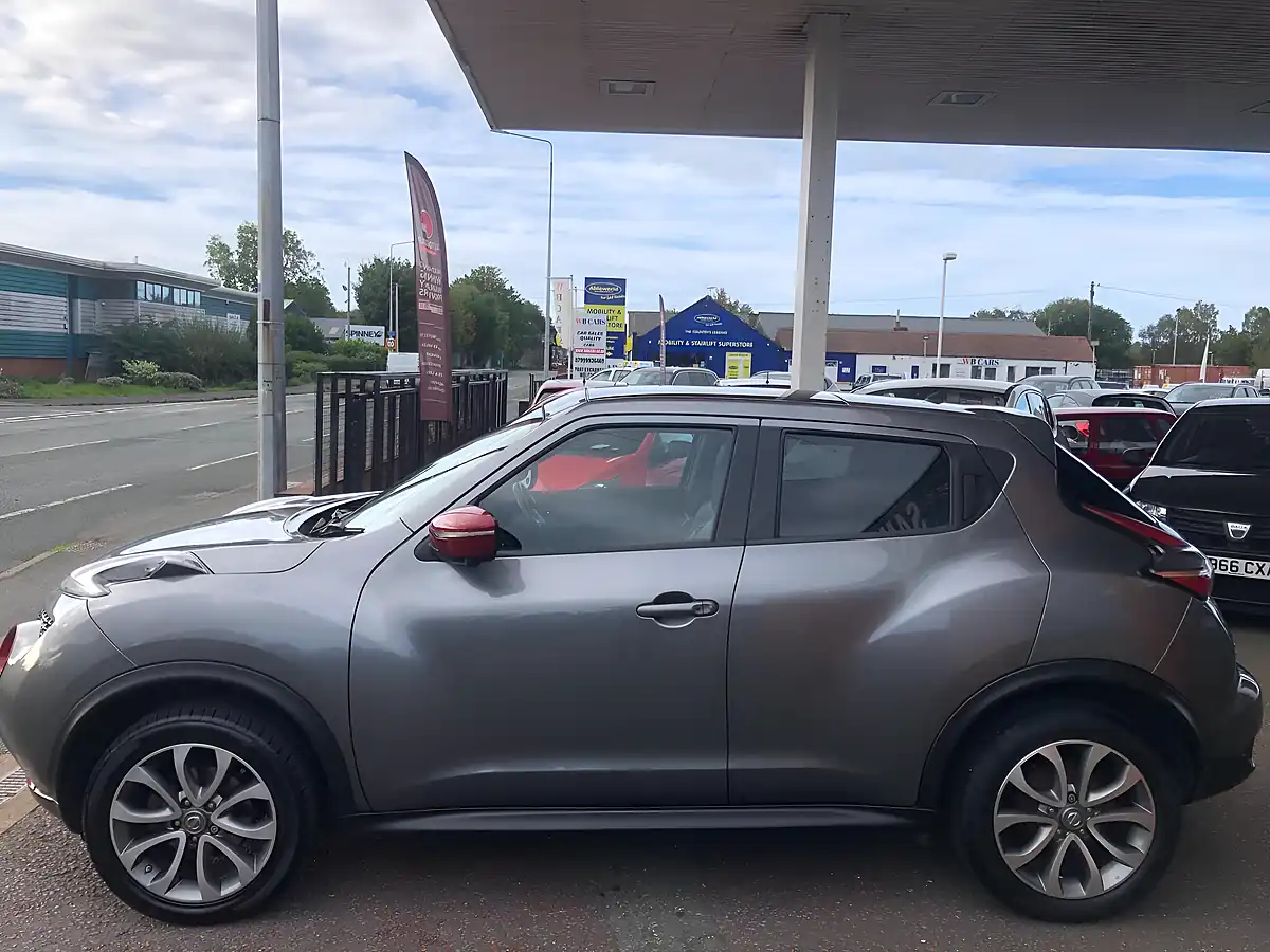 Used 2016 Nissan Juke Tekna Grey - Interior and Exterior details 7
