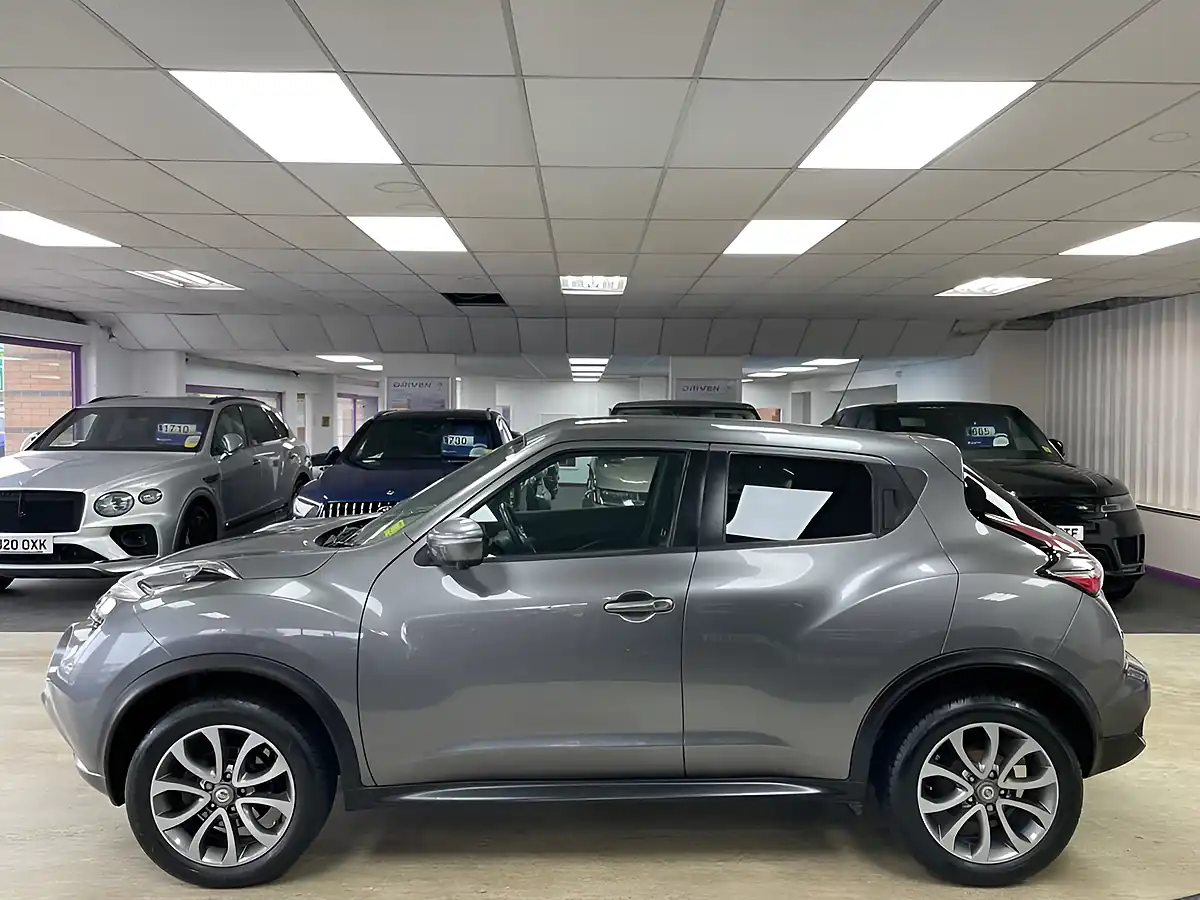 Used 2016 Nissan Juke Tekna Gun Metallic - Interior and Exterior details 10