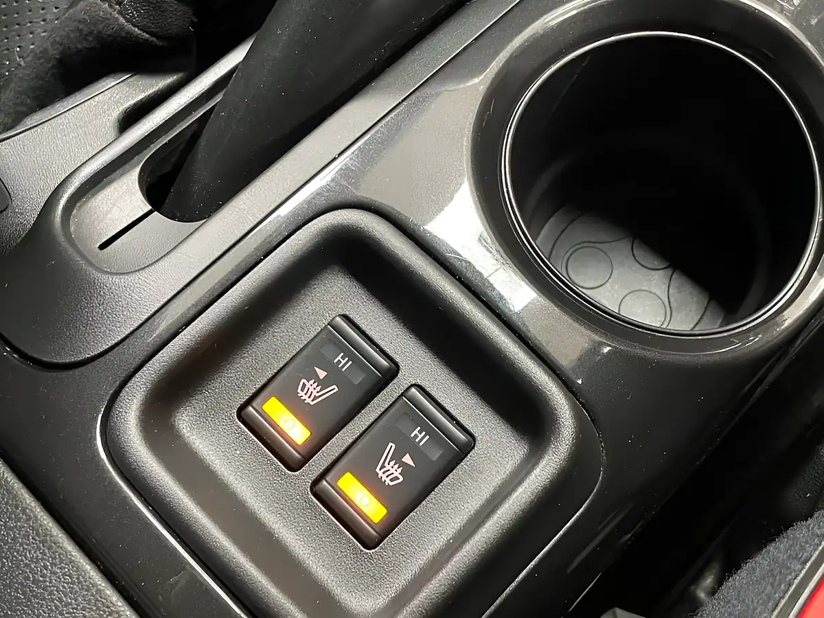 Used 2016 Nissan Juke Tekna Gun Metallic - Interior and Exterior details 20