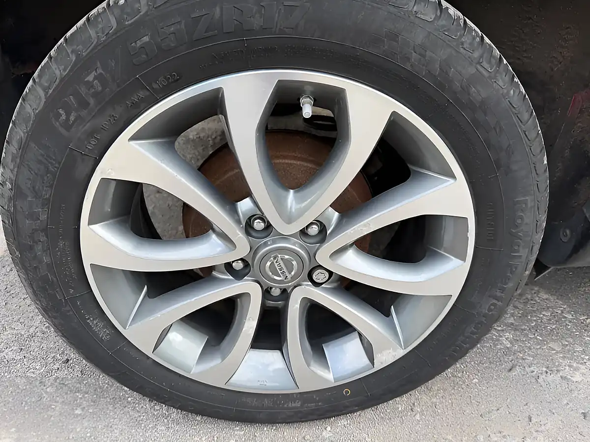Used 2016 Nissan Juke Tekna Red - Interior and Exterior details 10
