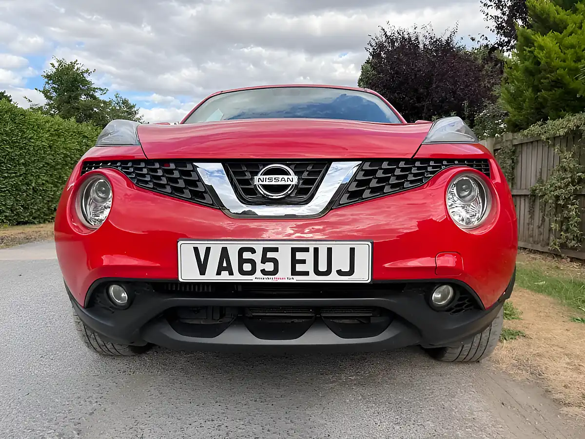 Used 2016 Nissan Juke Tekna Red - Interior and Exterior details 2