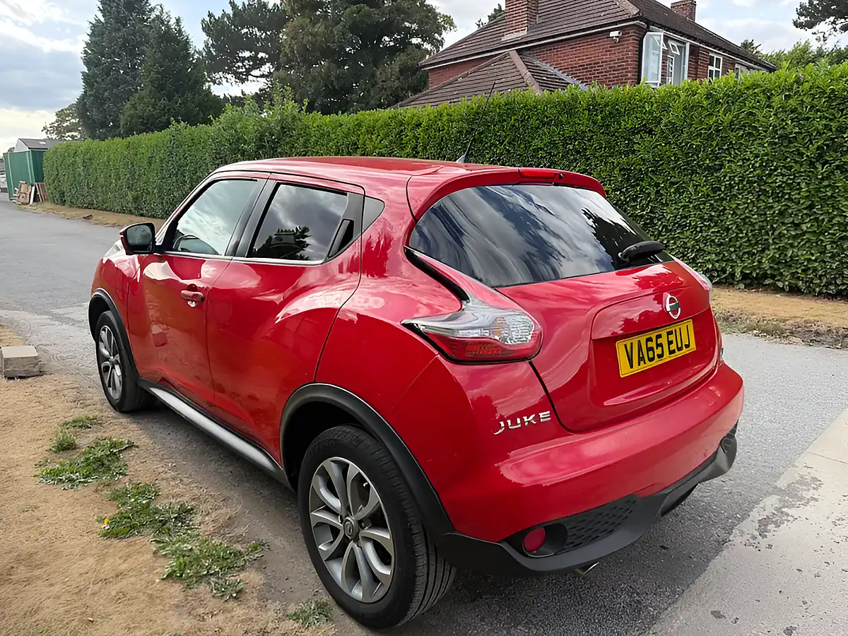 Used 2016 Nissan Juke Tekna Red - Interior and Exterior details 6