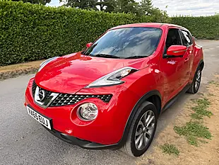 Used 2016 Nissan Juke Tekna Red - Interior and Exterior details 8