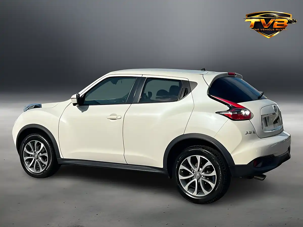Used 2016 Nissan Juke Tekna Storm White - Interior and Exterior details 11