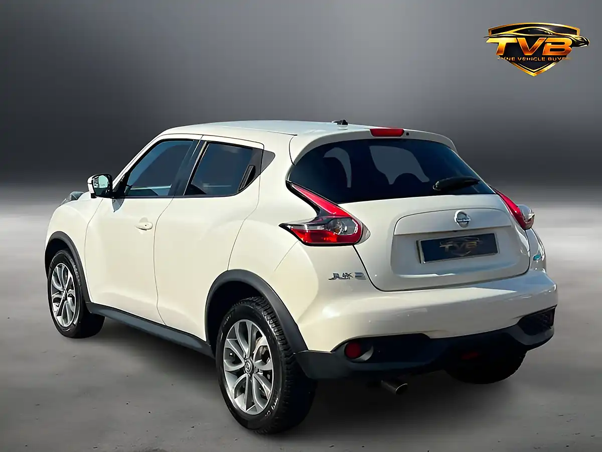 Used 2016 Nissan Juke Tekna Storm White - Interior and Exterior details 4