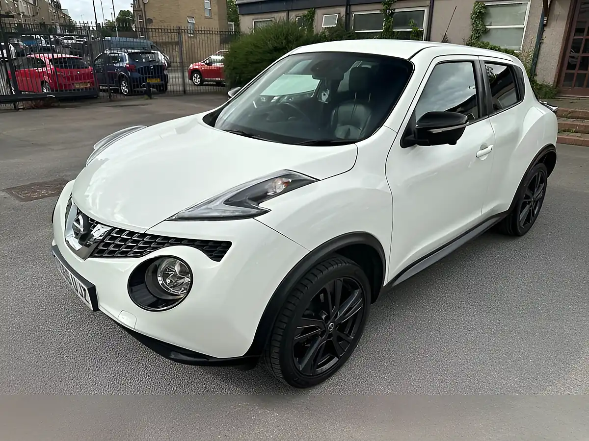 Used 2016 Nissan Juke Tekna White - Interior and Exterior details 10