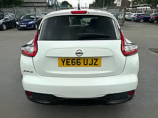 Used 2016 Nissan Juke Tekna White - Interior and Exterior details 11