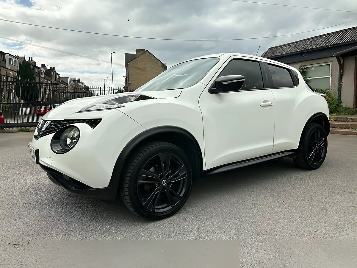 Used 2016 Nissan Juke Tekna White - Interior and Exterior details 4