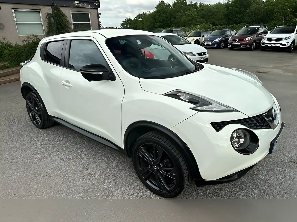 Used 2016 Nissan Juke Tekna White - Interior and Exterior details 7