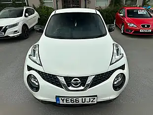 Used 2016 Nissan Juke Tekna White - Interior and Exterior details 9