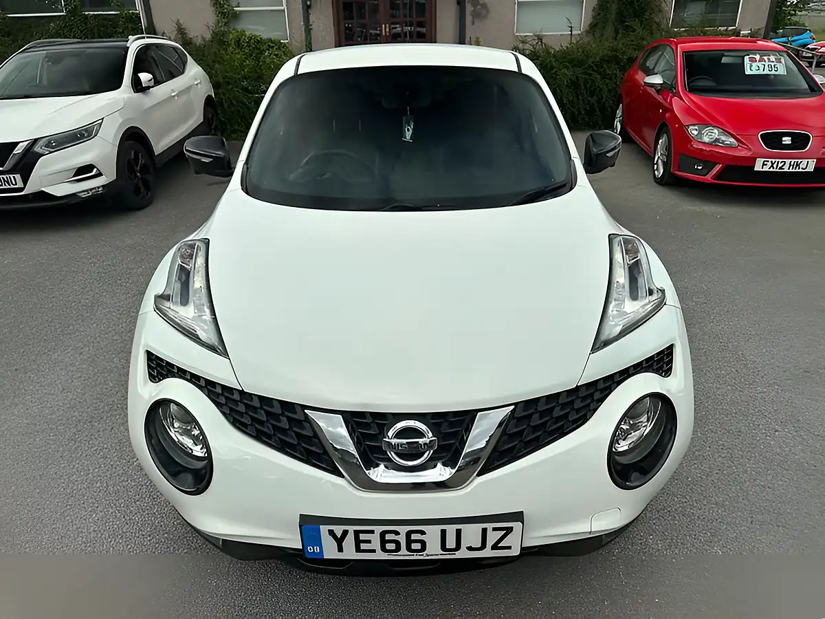 Used 2016 Nissan Juke Tekna White - Interior and Exterior details 9