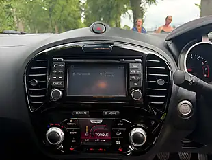 Used 2016 Nissan Juke Tekna White - Interior and Exterior details 12