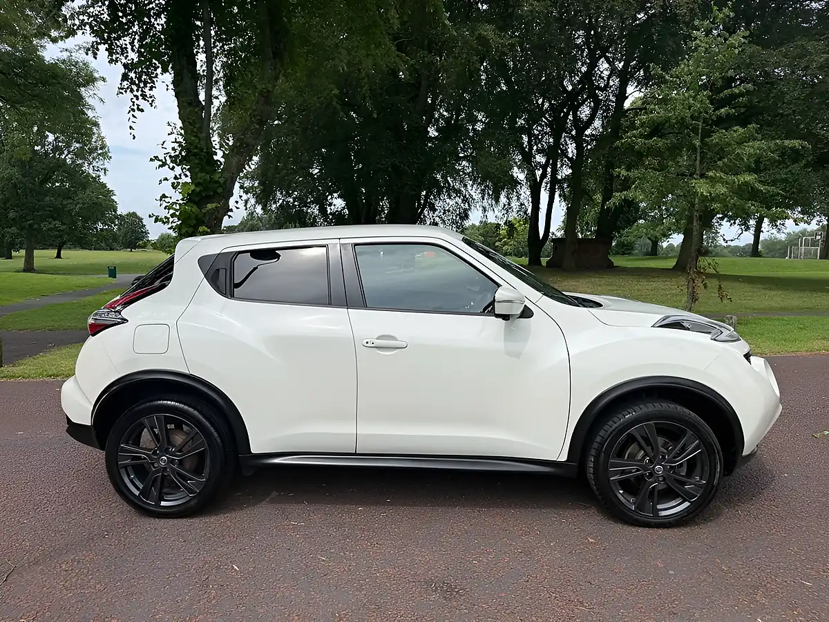 Used 2016 Nissan Juke Tekna White - Interior and Exterior details 2