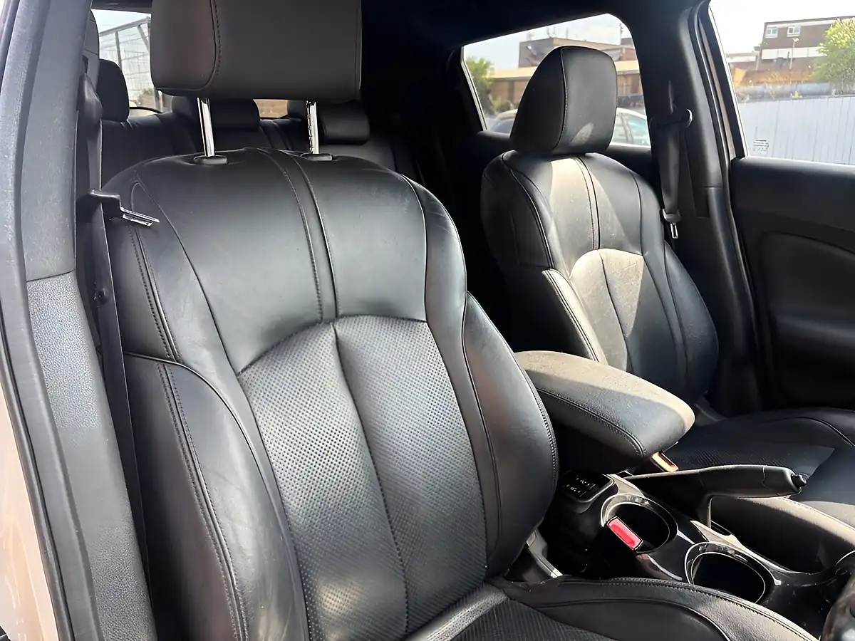 Used 2016 Nissan Juke Tekna White - Interior and Exterior details 11