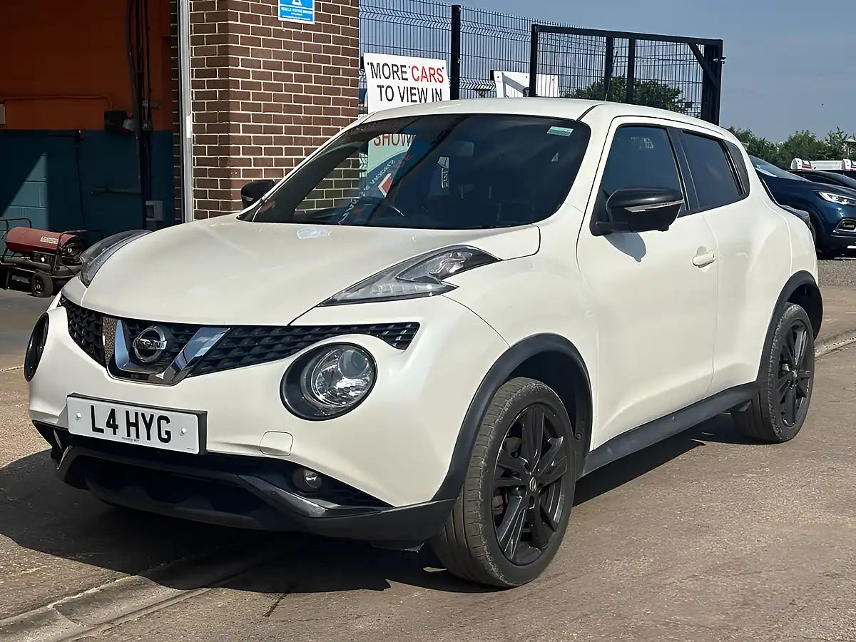 Used 2016 Nissan Juke Tekna White - Interior and Exterior details 3