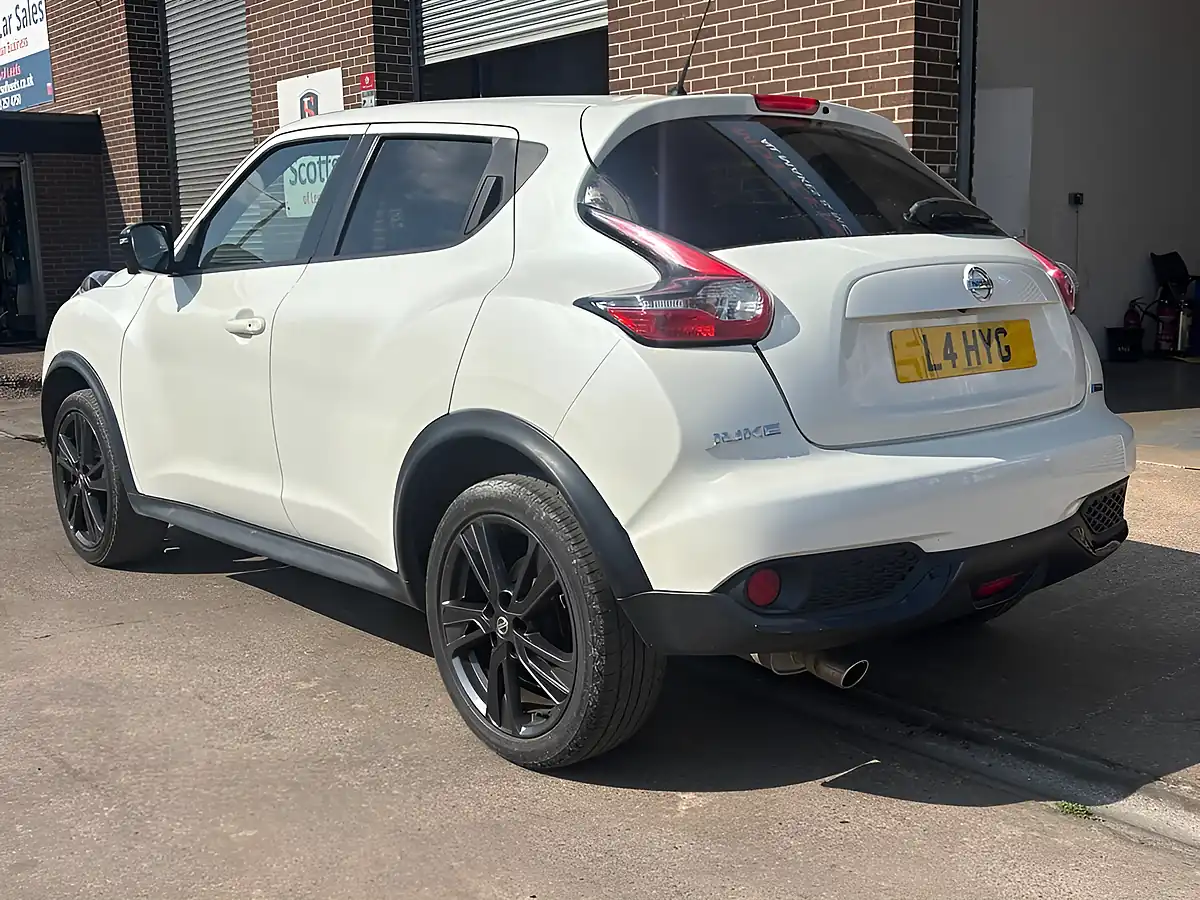 Used 2016 Nissan Juke Tekna White - Interior and Exterior details 5
