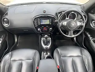 Used 2016 Nissan Juke Tekna White - Interior and Exterior details 4