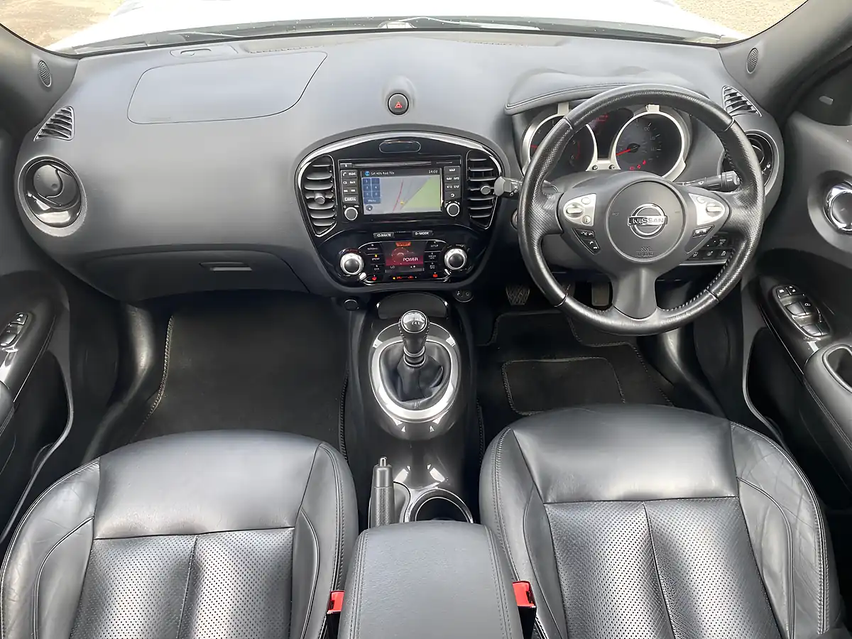 Used 2016 Nissan Juke Tekna White - Interior and Exterior details 4