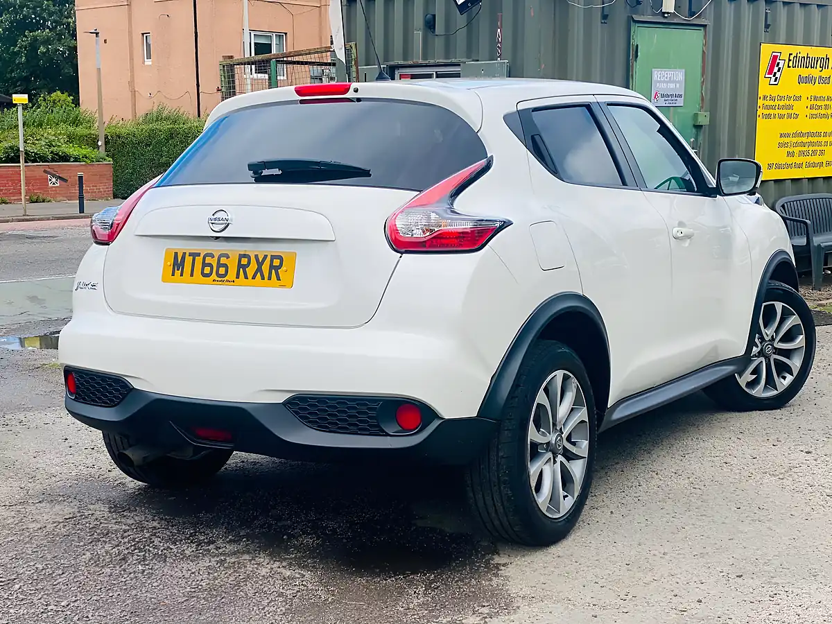 Used 2016 Nissan Juke Tekna White - Interior and Exterior details 6