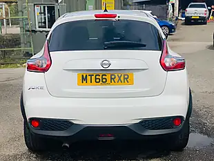 Used 2016 Nissan Juke Tekna White - Interior and Exterior details 7