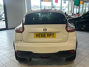 Used 2016 Nissan Juke Tekna White - Interior and Exterior details 10