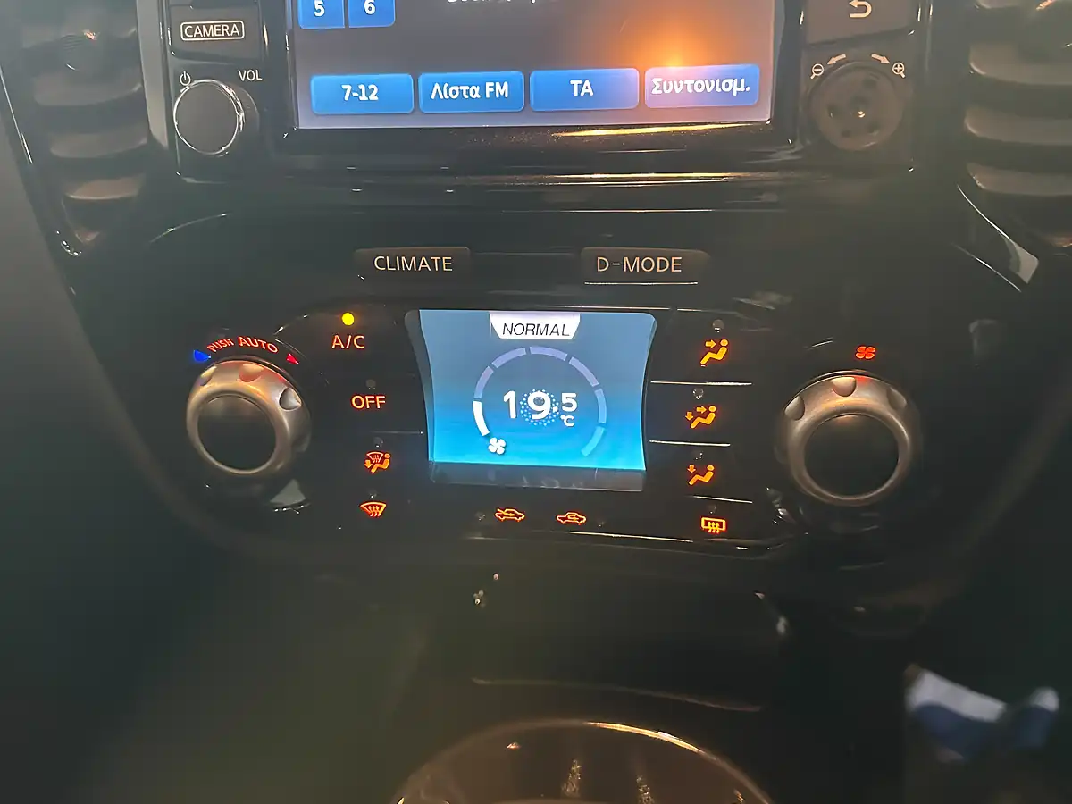 Used 2016 Nissan Juke Tekna White - Interior and Exterior details 17