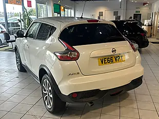 Used 2016 Nissan Juke Tekna White - Interior and Exterior details 7