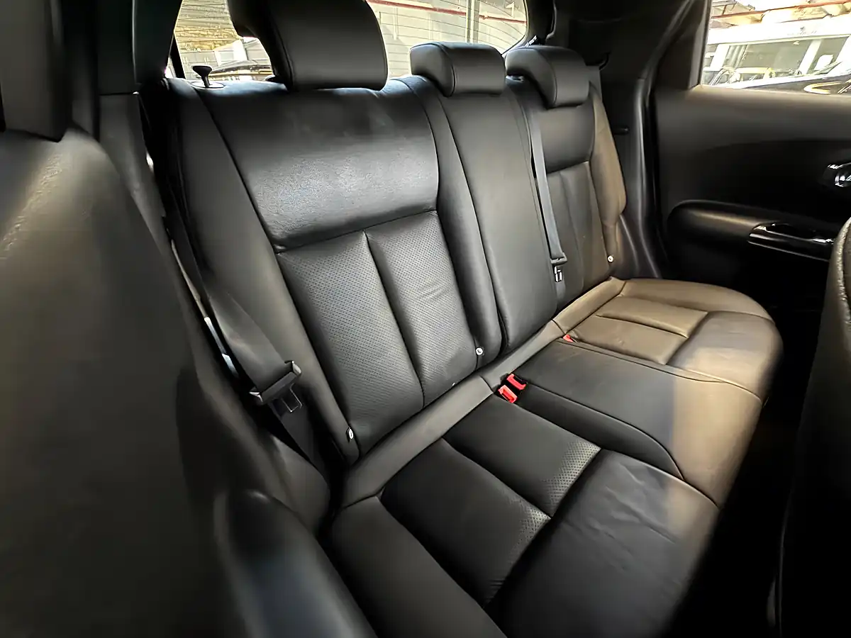 Used 2016 Nissan Juke Tekna White - Interior and Exterior details 11